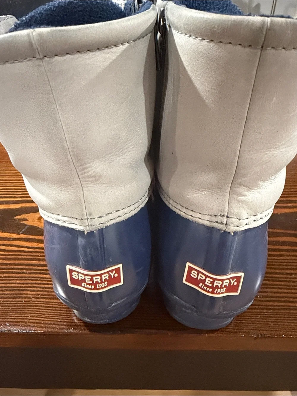 Sperry women’s Navy and Light Gray Waterproof Duck Boots size 9.5